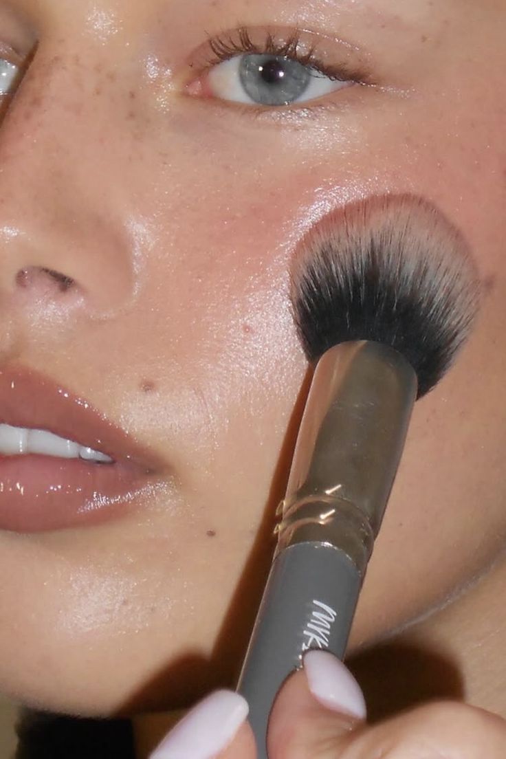 Cloud Skin Makeup Tutorial: 5 Steps to Soft-Focus Skin