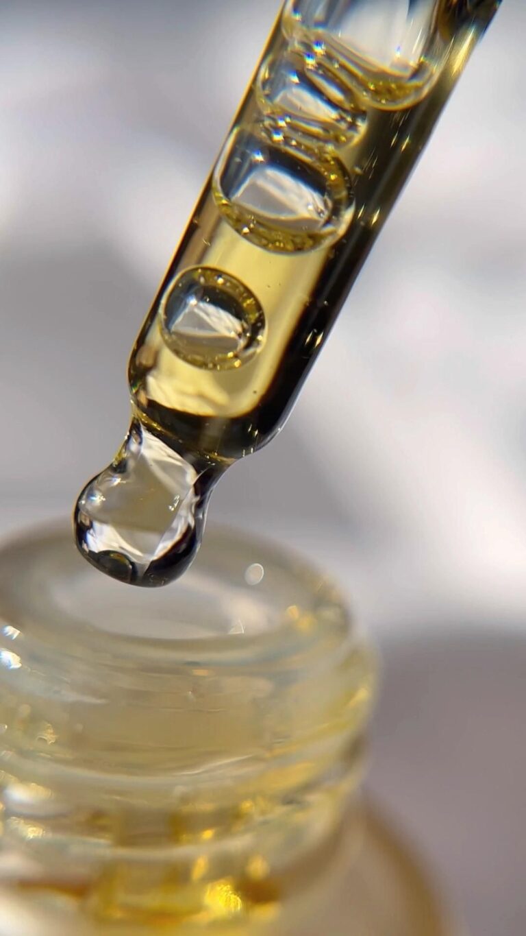 6 Best Niacinamide Serums for Dark Spots and Large Pores