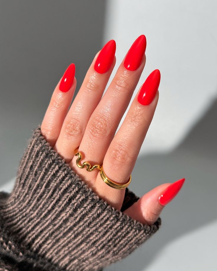 7 Best Vermillion Red Nails Polishes for Fall