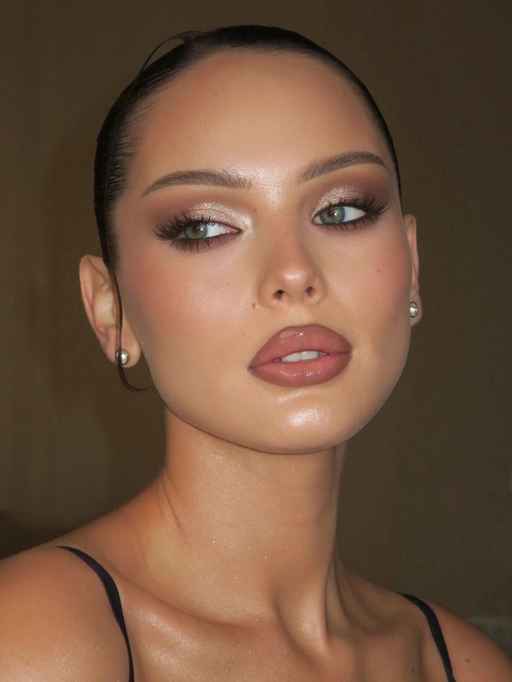NYE Makeup 2027: 7 Looks That Last Past Midnight