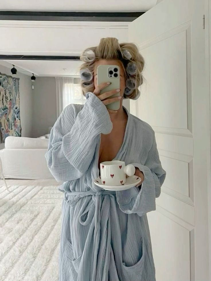 5 Best Hair Oils for Frizzy Hair (No Grease)